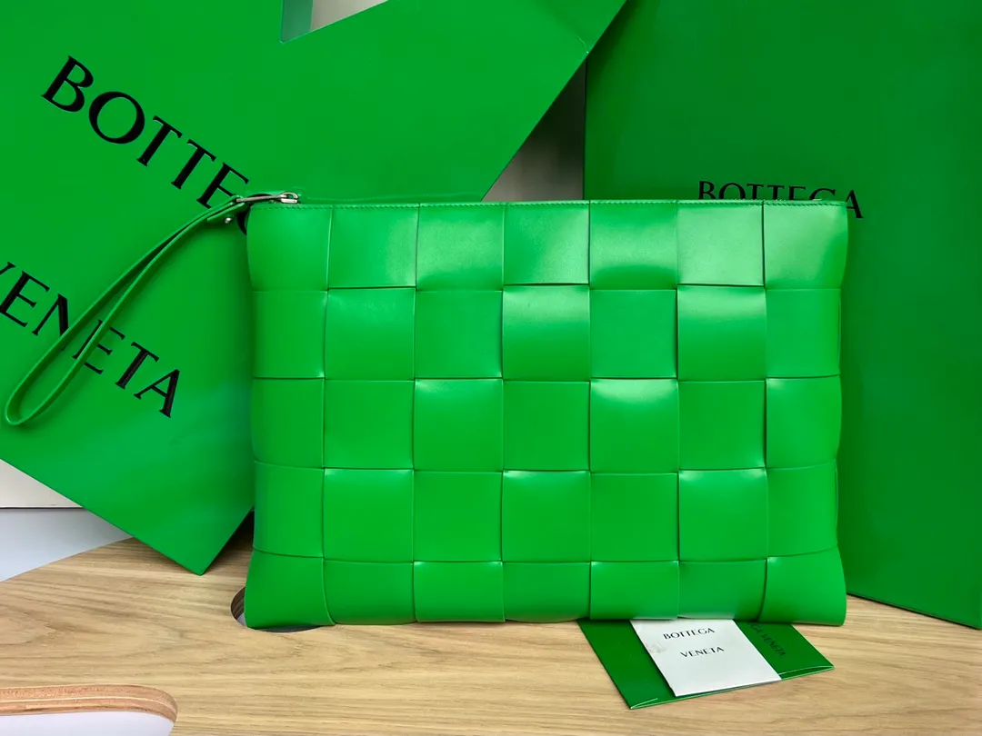 #parrotgreen